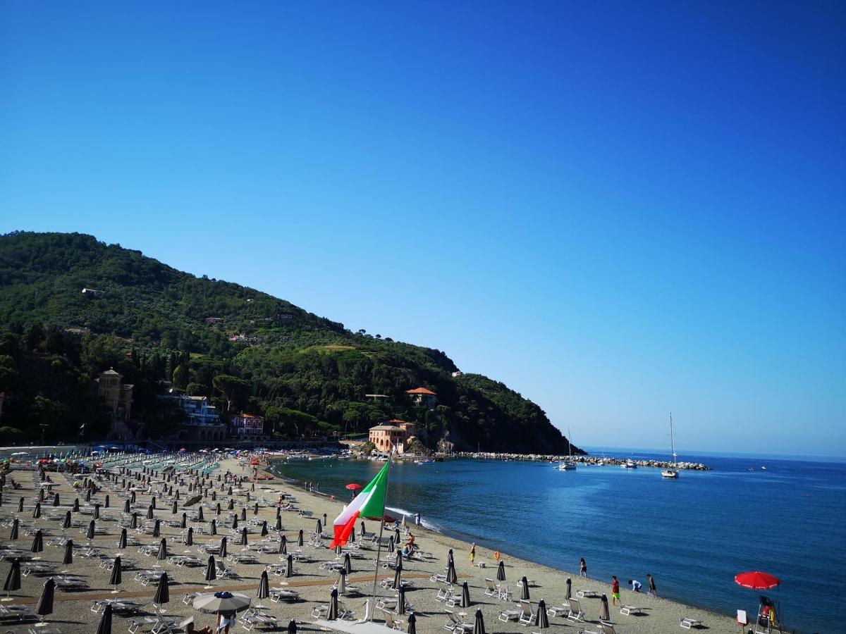 Elegant And Sea View Excelsior Apartment Levanto Extérieur photo