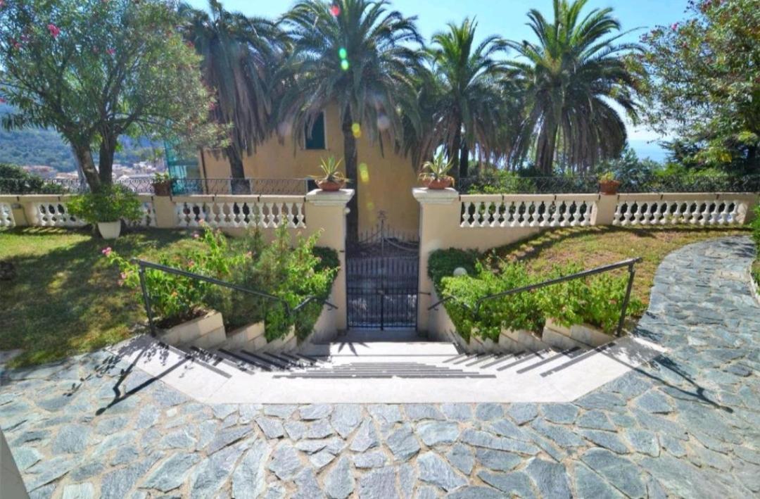 Elegant And Sea View Excelsior Apartment Levanto Extérieur photo