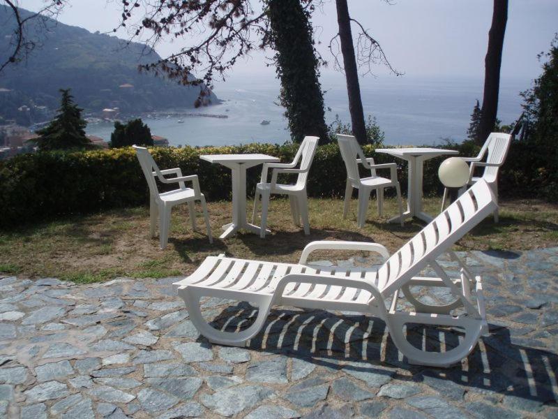 Elegant And Sea View Excelsior Apartment Levanto Extérieur photo
